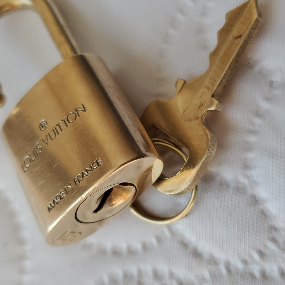 #321 Louis Vuitton Lock and Key with Chain Necklace - Picture 7 of 12